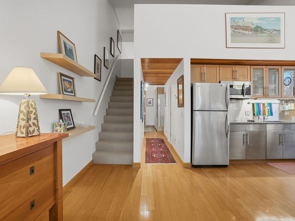 290 Pleasant St 220, Watertown MA 02472