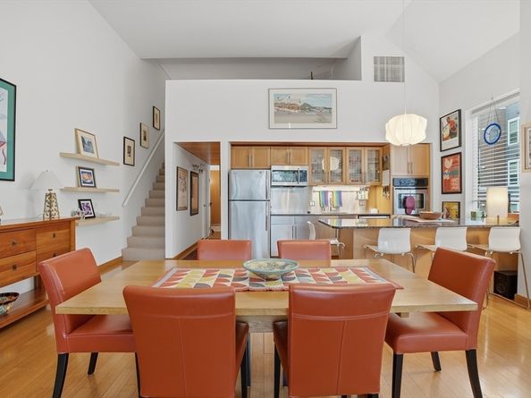 290 Pleasant St 220, Watertown MA 02472