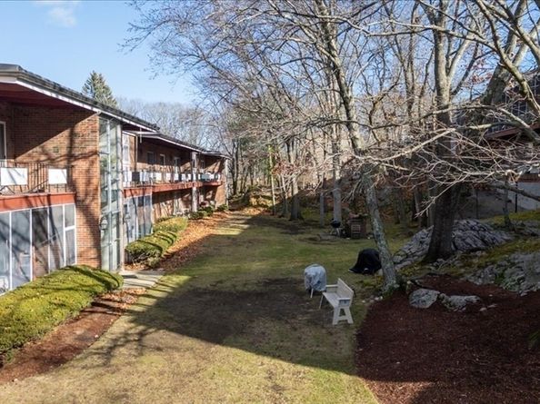 115 Grove St. 11., Boston MA 02132