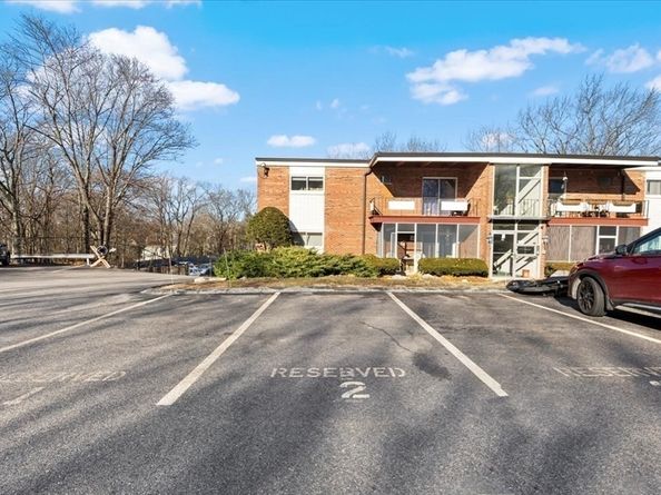 115 Grove St. 11., Boston MA 02132