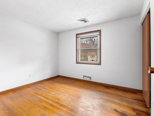 6 Sierra Dr, Chelmsford MA 01824