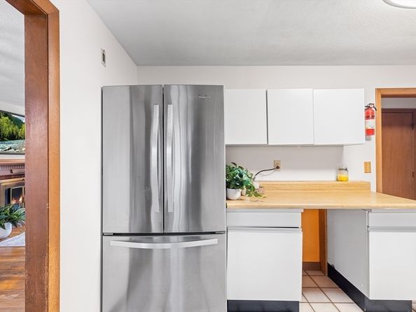 6 Sierra Dr, Chelmsford MA 01824