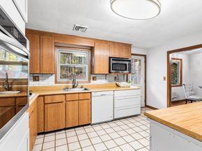 6 Sierra Dr, Chelmsford MA 01824