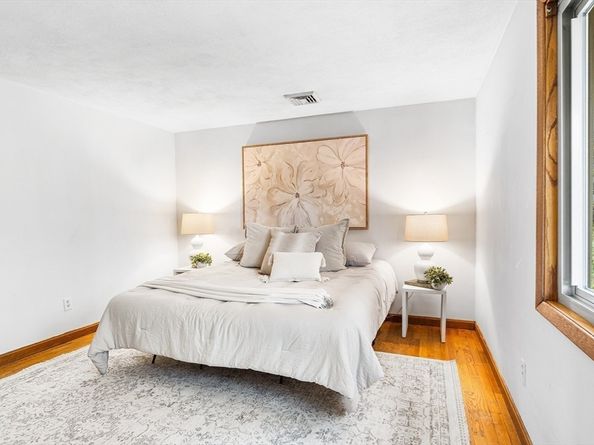 6 Sierra Dr, Chelmsford MA 01824