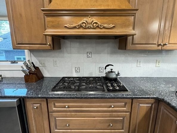 196 Country Club Way, Ipswich MA 01938