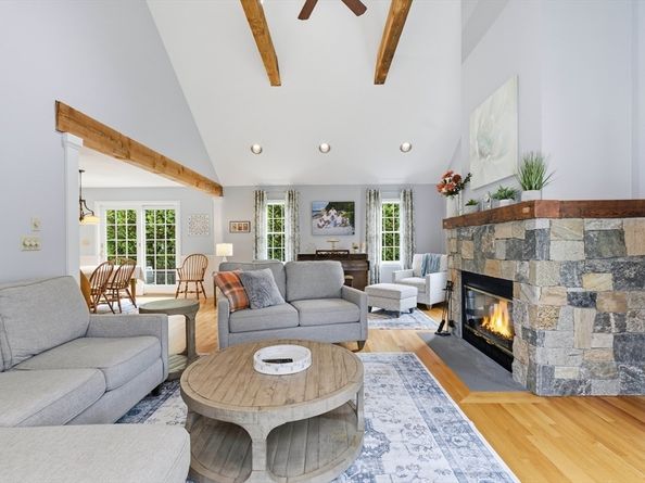 30 John F Kennedy Ave, Clinton MA 01510