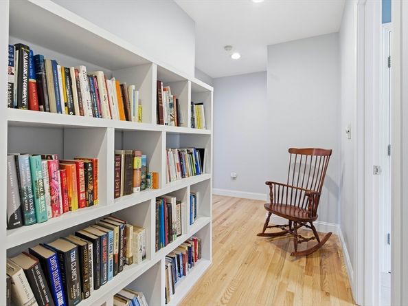 30 John F Kennedy Ave, Clinton MA 01510