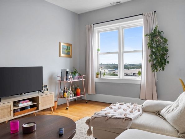 705 Massachusetts Ave., 8, Boston MA 02118