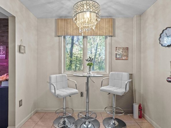 9 Ledgewood Way 6, Peabody MA 01960