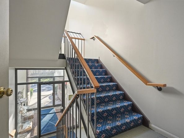 9 Ledgewood Way 6, Peabody MA 01960