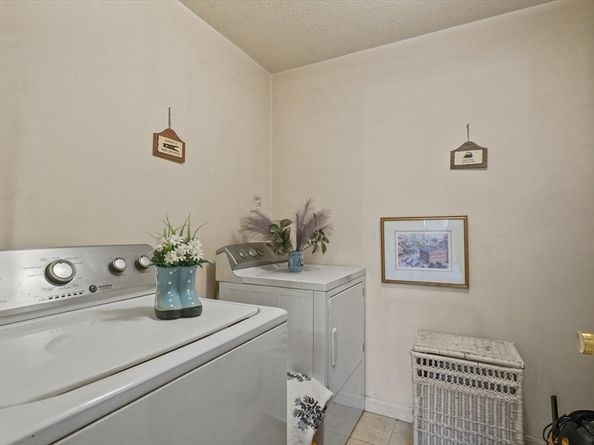 9 Ledgewood Way 6, Peabody MA 01960