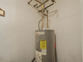 9 Ledgewood Way 6, Peabody MA 01960