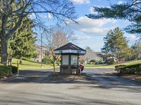 9 Ledgewood Way 6, Peabody MA 01960