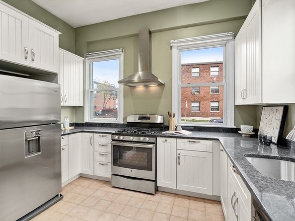 172 Bunker Hill St 1, Boston MA 02129