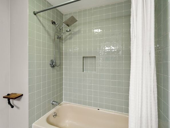 172 Bunker Hill St 1, Boston MA 02129