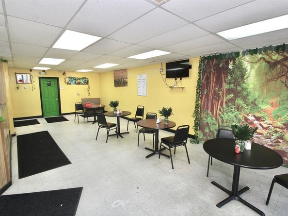 312 Grafton St, Worcester MA 01604