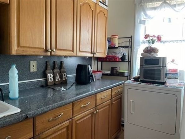 312 Grafton St, Worcester MA 01604