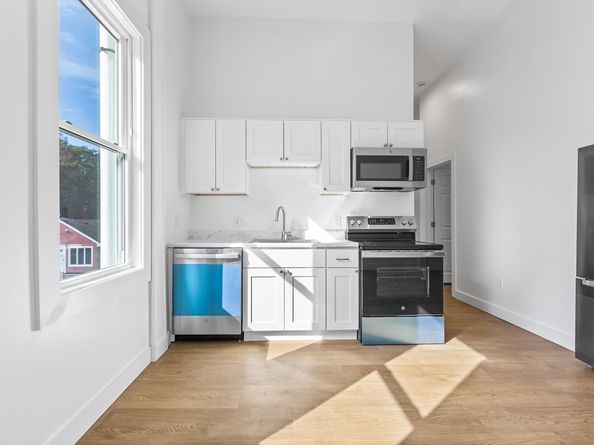 114 Haverhill St, North Reading MA 01864