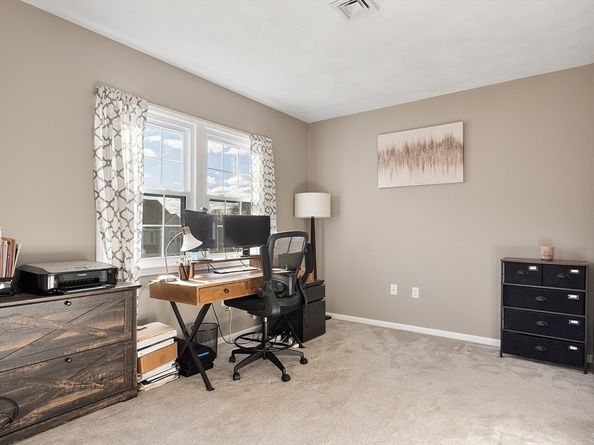 172 Patrick Rd 172, Tewksbury MA 01876