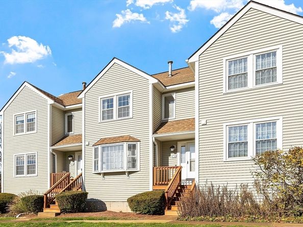 172 Patrick Rd 172, Tewksbury MA 01876