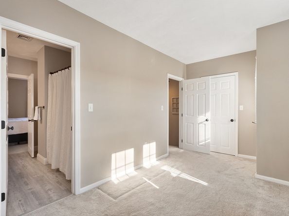 172 Patrick Rd 172, Tewksbury MA 01876