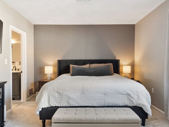 172 Patrick Rd 172, Tewksbury MA 01876