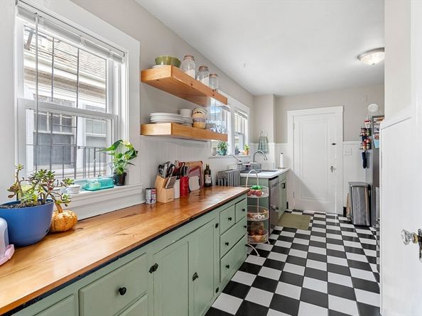 3 Seagrave Rd, Cambridge MA 02140