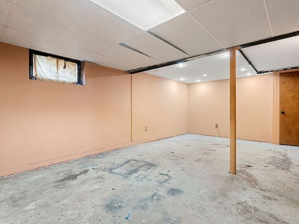 36 Smith Rd, Hingham MA 02043