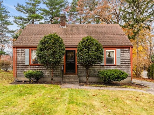 36 Smith Rd, Hingham MA 02043