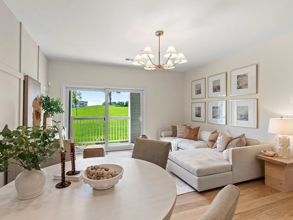 5 Peters Farm Way 105, Westborough MA 01581