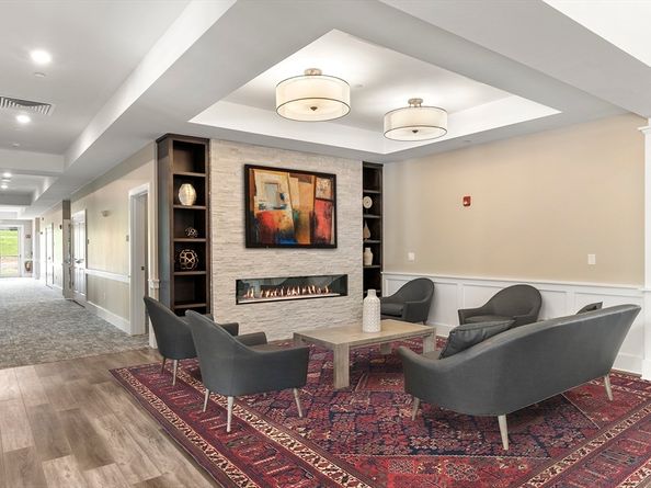 5 Peters Farm Way 105, Westborough MA 01581