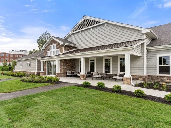 5 Peters Farm Way 105, Westborough MA 01581