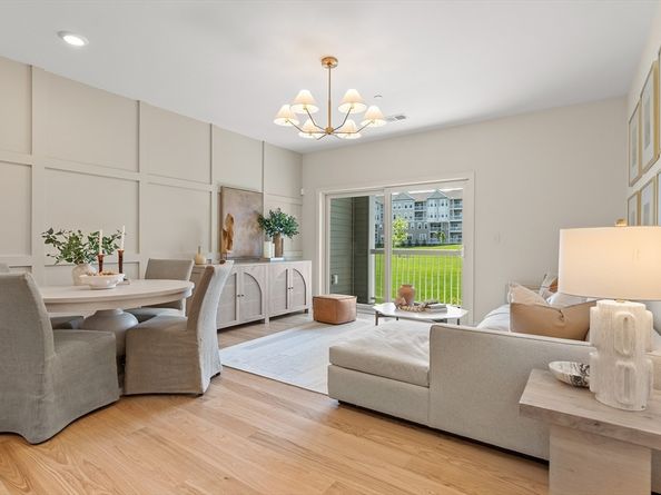 5 Peters Farm Way 105, Westborough MA 01581