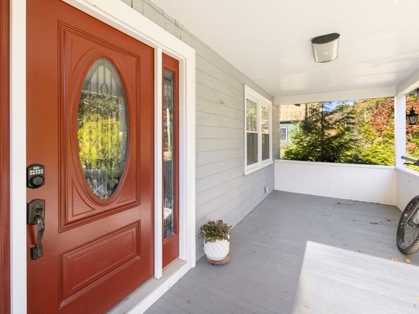 928 Main St, Lynnfield MA 01940