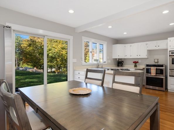 928 Main St, Lynnfield MA 01940