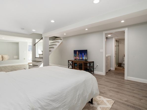 928 Main St, Lynnfield MA 01940