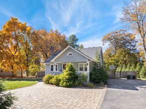 928 Main St, Lynnfield MA 01940