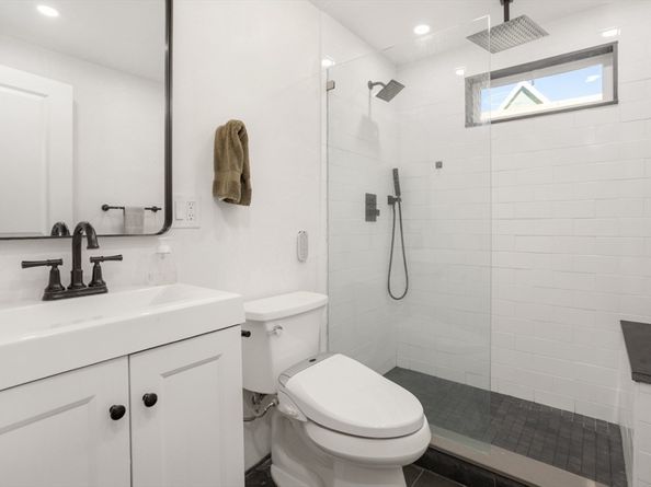 928 Main St, Lynnfield MA 01940