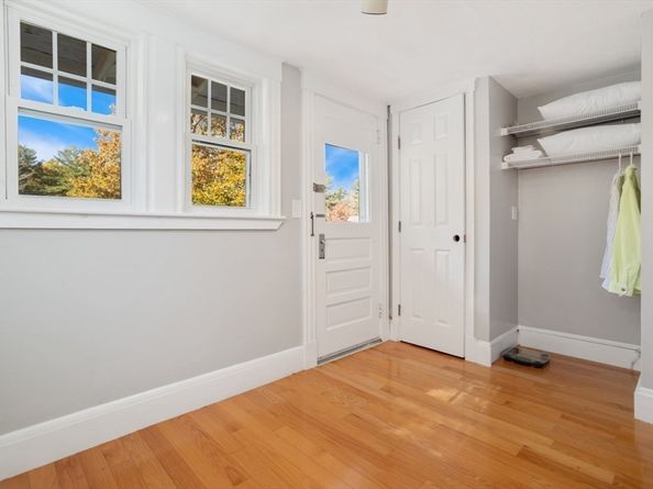 928 Main St, Lynnfield MA 01940