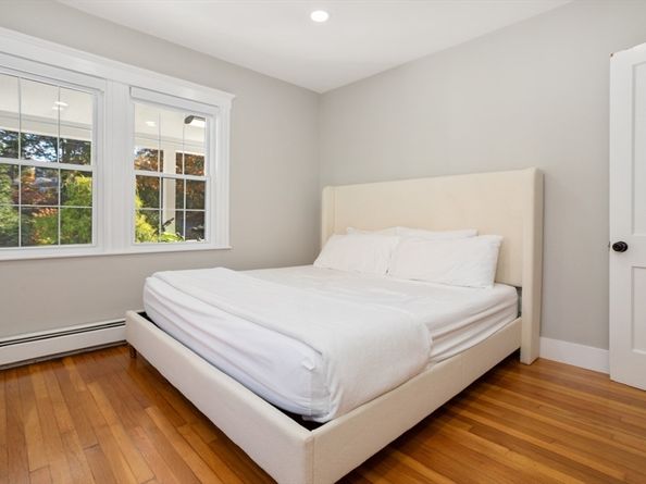 928 Main St, Lynnfield MA 01940