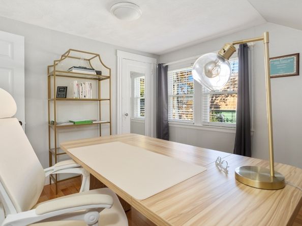 928 Main St, Lynnfield MA 01940