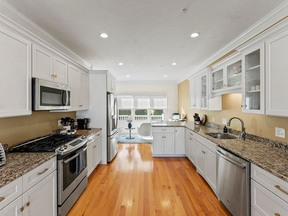 60 Robbins Rd. 25, Plymouth MA 02360