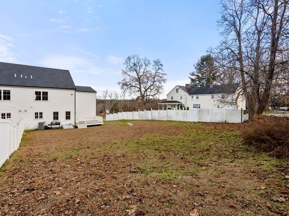 93 Providence St B, Mendon MA 01756