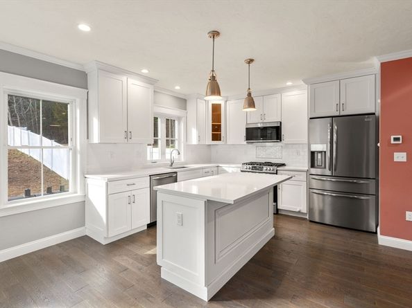 93 Providence St B, Mendon MA 01756