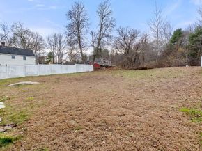 93 Providence St B, Mendon MA 01756