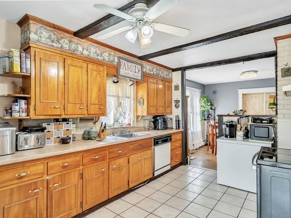 34 Glendale Ave, Peabody MA 01960