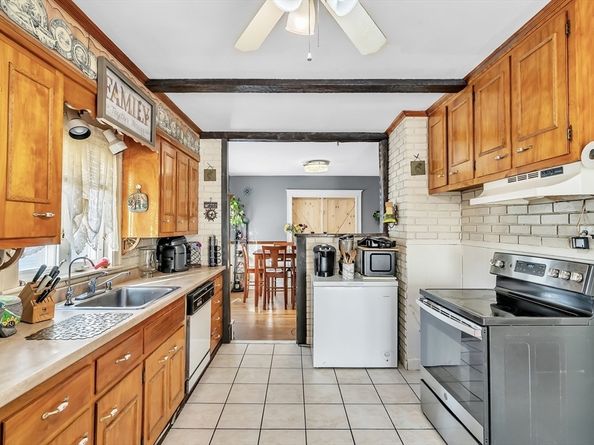 34 Glendale Ave, Peabody MA 01960