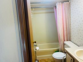 51 Champagne Rd, Gardner MA 01440