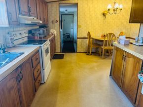 51 Champagne Rd, Gardner MA 01440