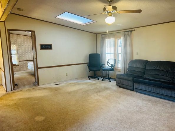 51 Champagne Rd, Gardner MA 01440